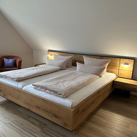 Beilsteiner Gaestehaus ไบล์ชไตน์ ภายนอก รูปภาพ