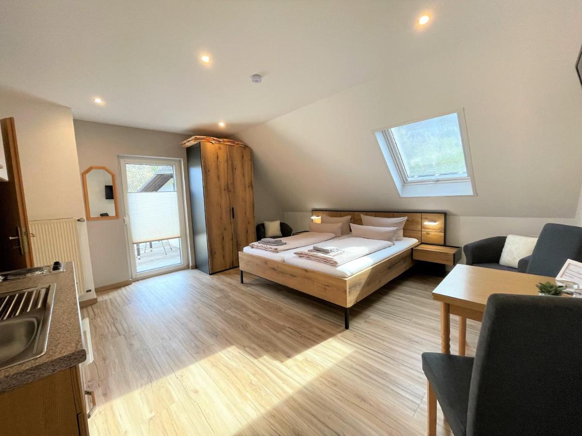 Beilsteiner Gaestehaus ไบล์ชไตน์ ภายนอก รูปภาพ