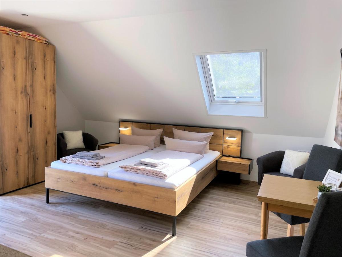 Beilsteiner Gaestehaus ไบล์ชไตน์ ภายนอก รูปภาพ